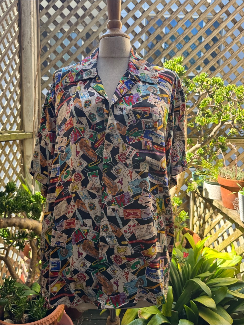 Nicole Miller Vintage Postage Stamp Silk Camp Shirt. Size XS. UNISEX EUC